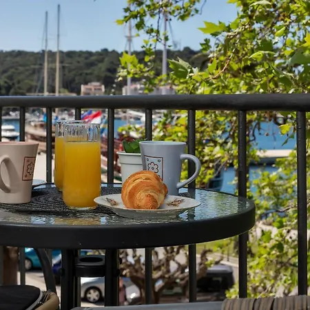 Riva * Μακάρσκα